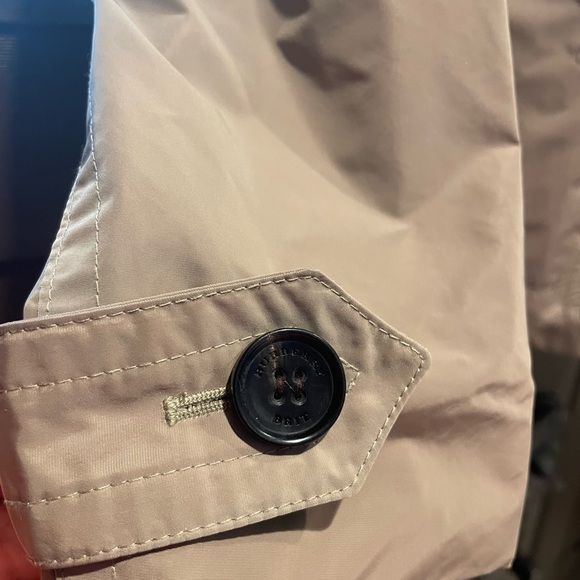 Burberry Hooded Short Showerproof Trench
Coat - Picture 12 of 16